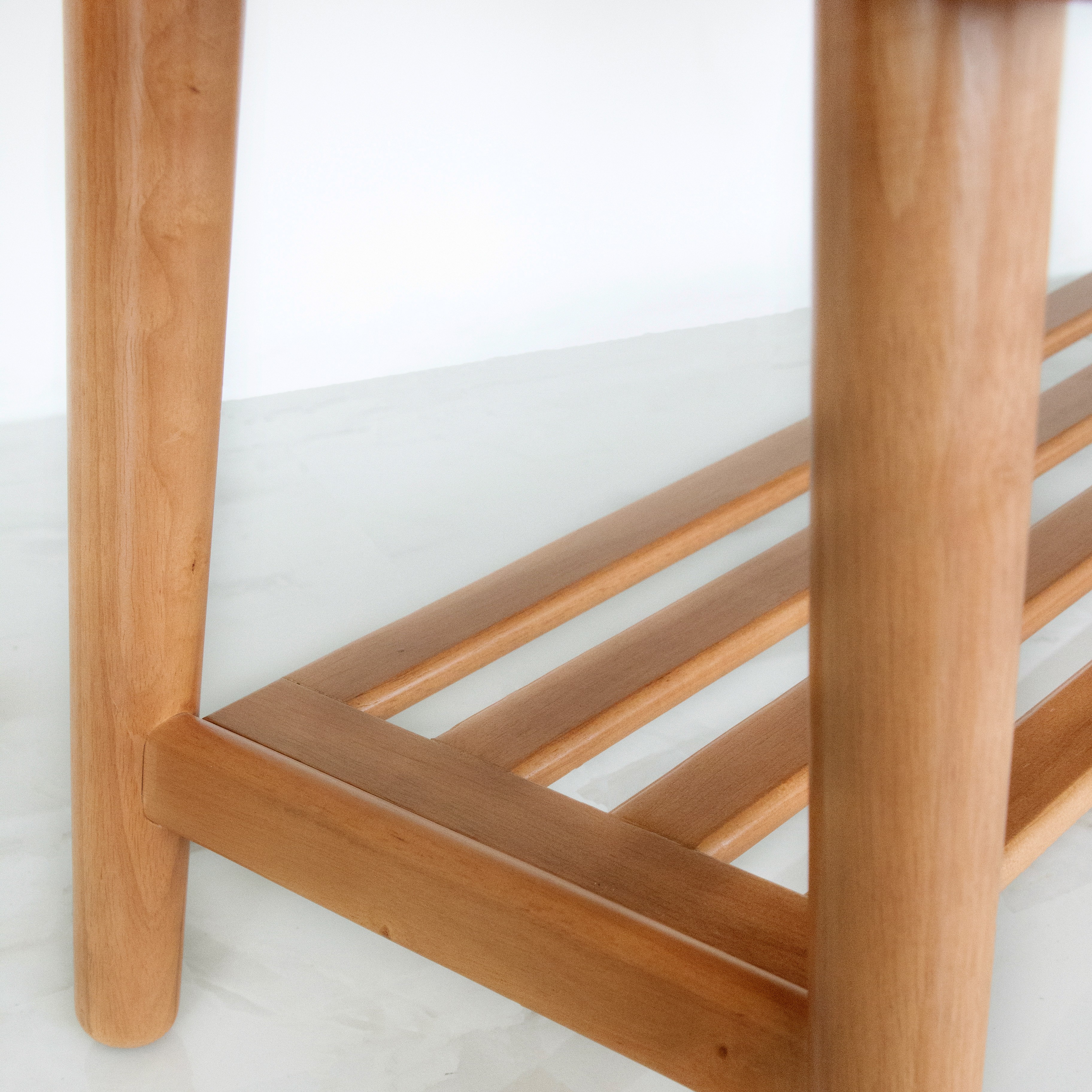 ม้านั่งใส่รองเท้าไม้ยางพารา MAAI DESIGN รุ่น KUTSU BENCH สีโอ๊ค